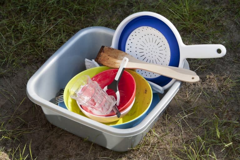 How to Wash Dishes When Camping